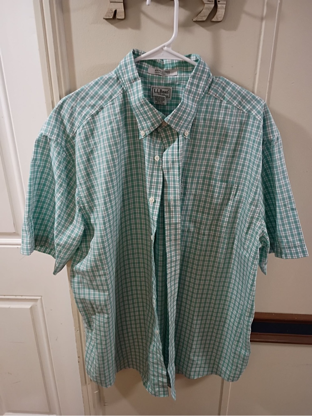 L.L. Bean Men's Mint Green Plaid Short-Sleeve Button-Down Shirt